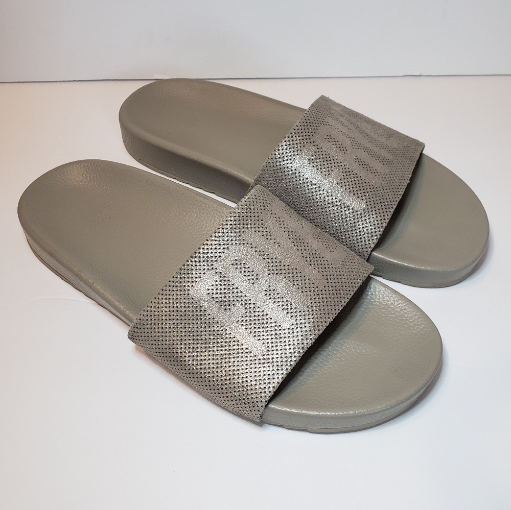 Frye Lola Perf slide